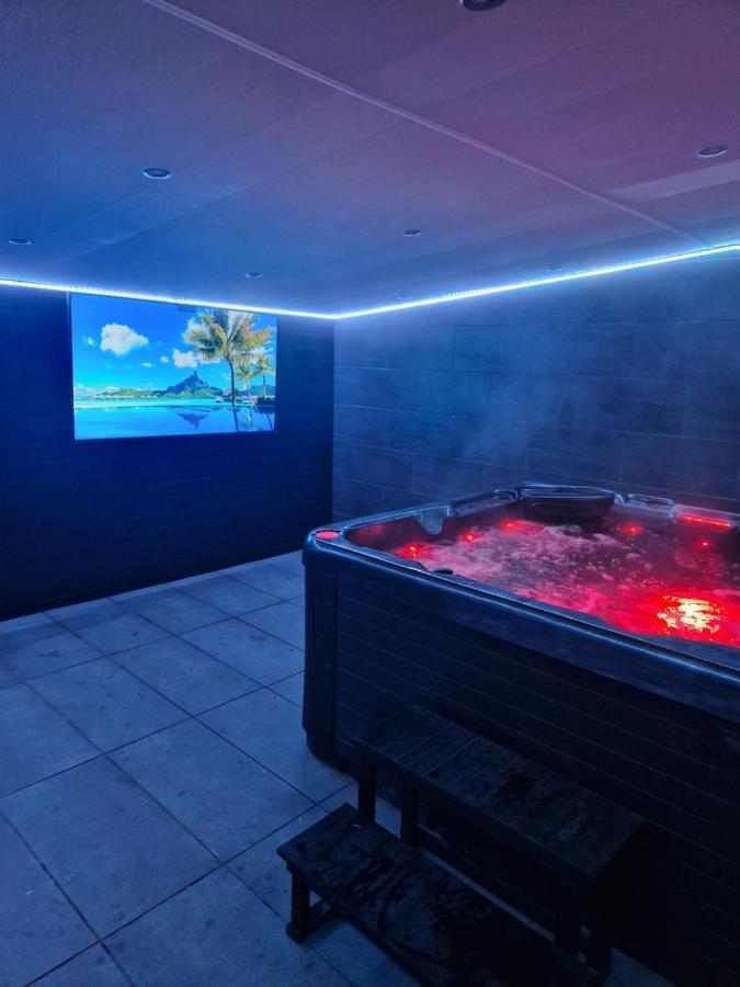 Short Stopzzz & Indoor Hot Tub Manchester Kültér fotó